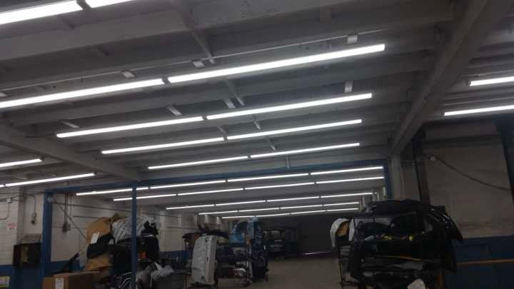 (CASE OF 6) 4ft Shop Light WATTAGE SWITCHABLE (30w/35w/40w) 3CCT SWITCHABLE (3500K/4000K/5000K) Dimmable RADIUS LENS MODEL